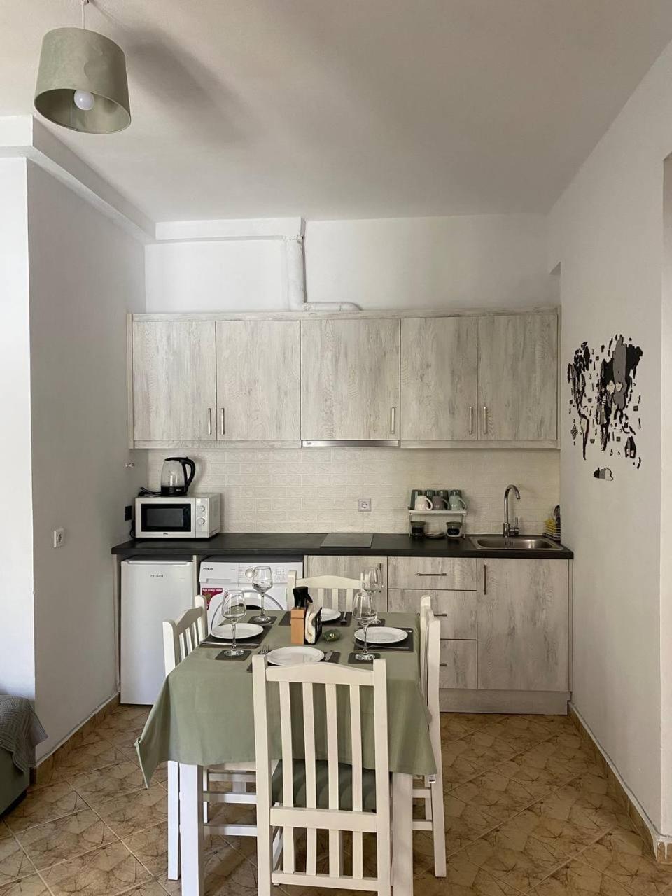 Happy Apartment Sarande Bagian luar foto