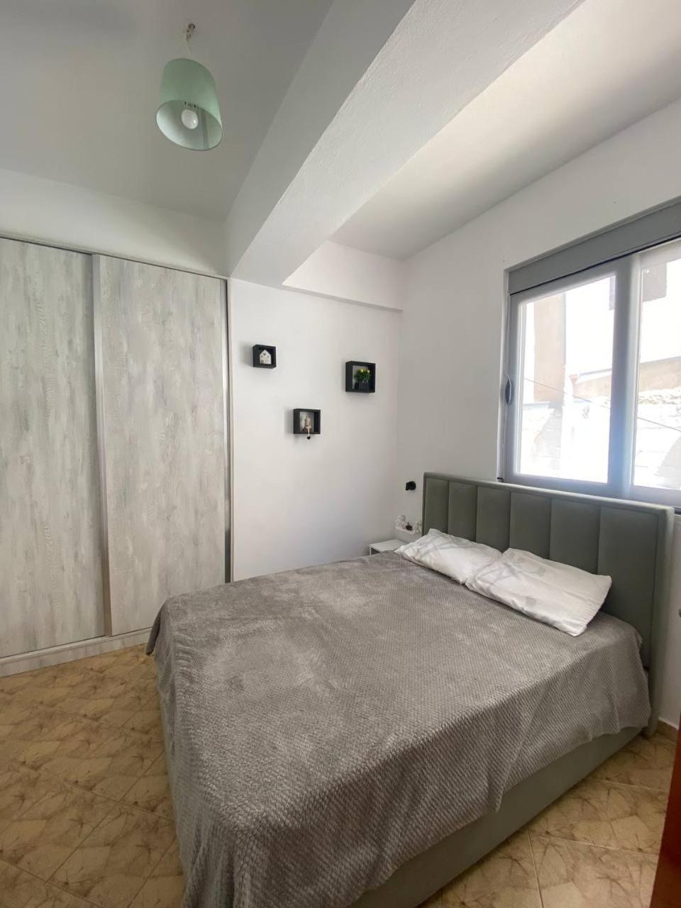 Happy Apartment Sarande Bagian luar foto