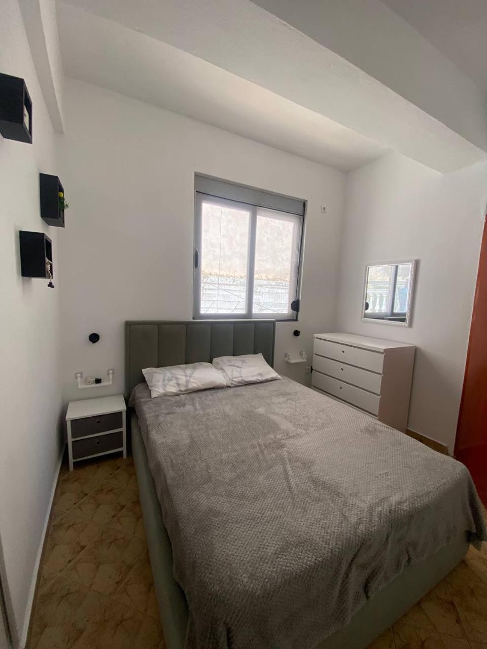 Happy Apartment Sarande Bagian luar foto