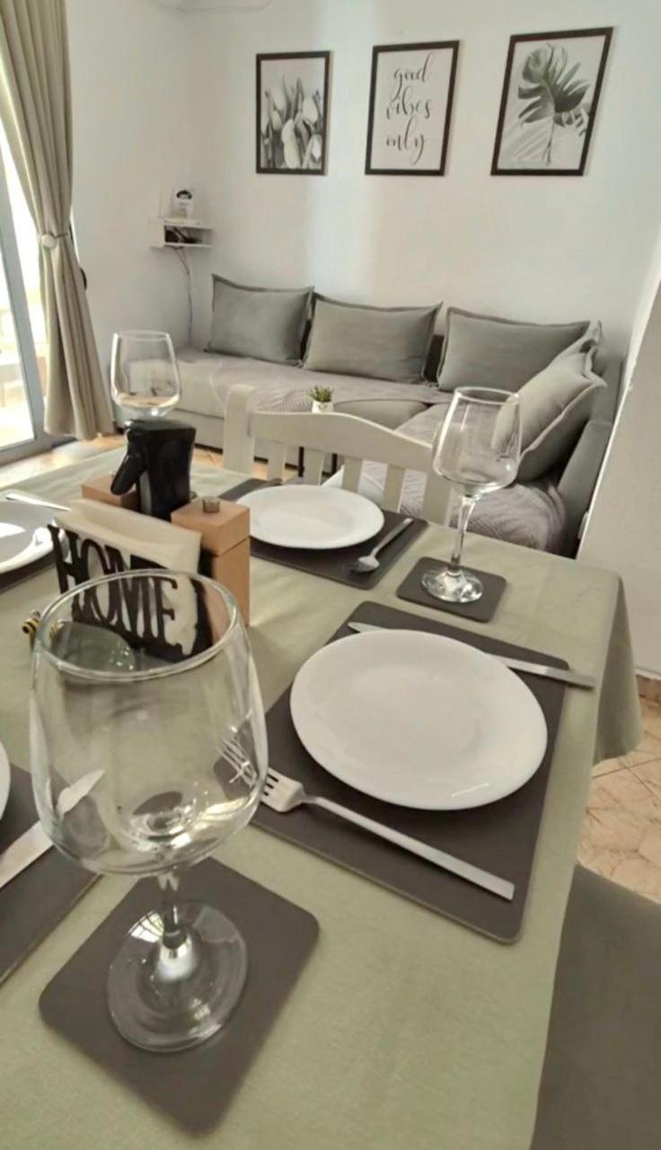 Happy Apartment Sarande Bagian luar foto