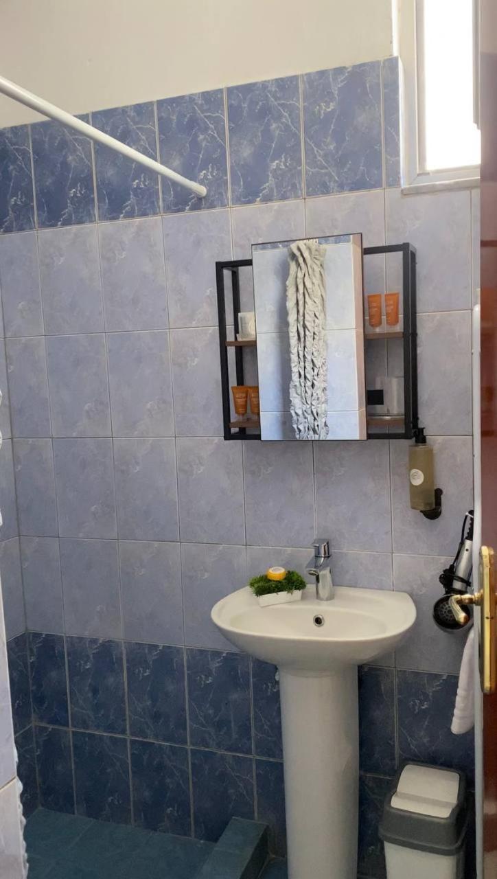 Happy Apartment Sarande Bagian luar foto