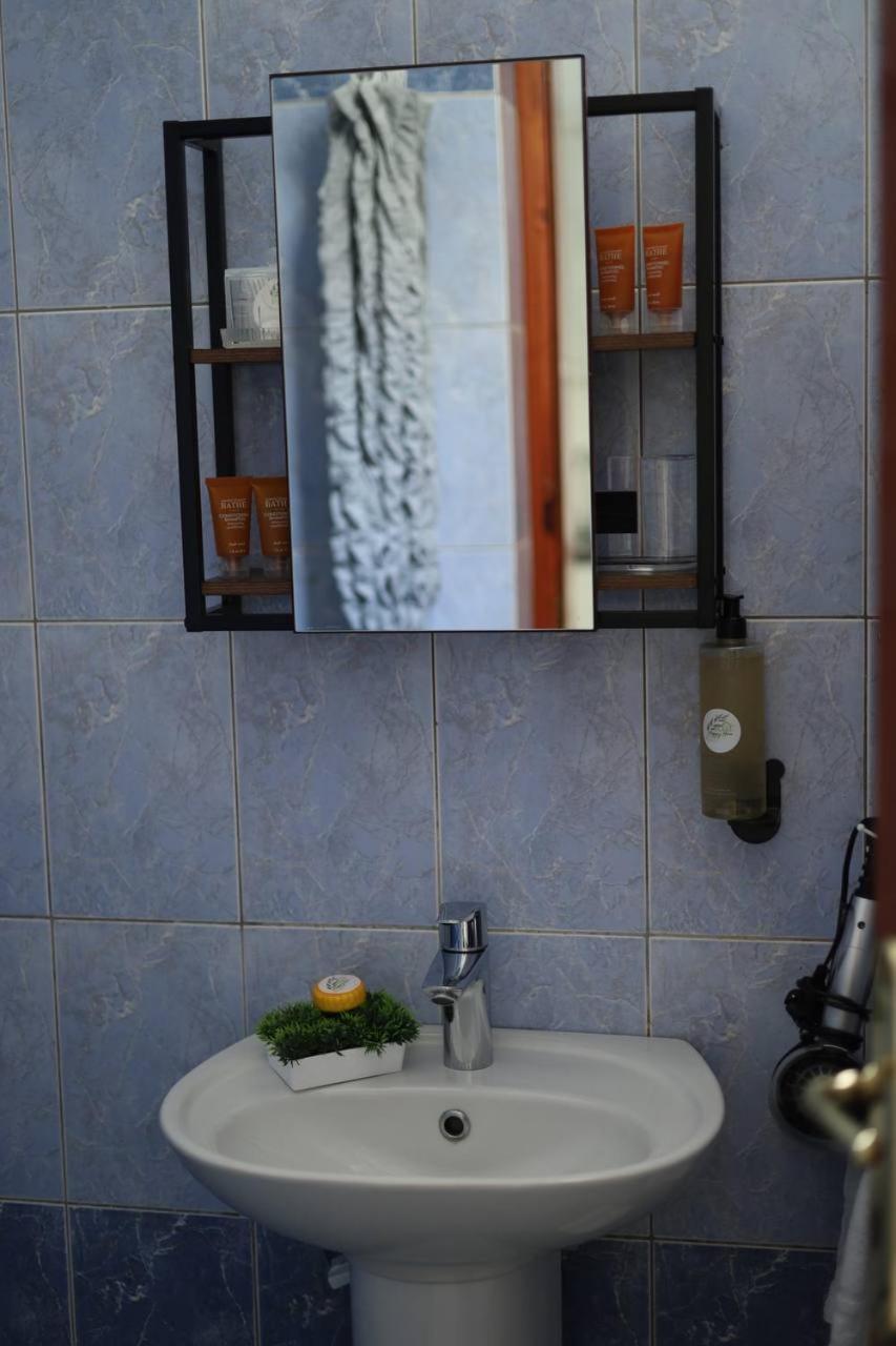 Happy Apartment Sarande Bagian luar foto