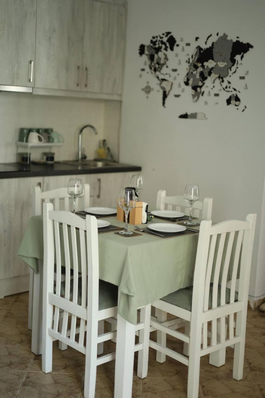Happy Apartment Sarande Bagian luar foto